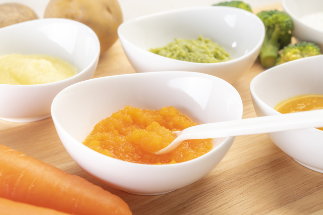 離乳食初期〜中期の進め方のコツと安全なストック方法