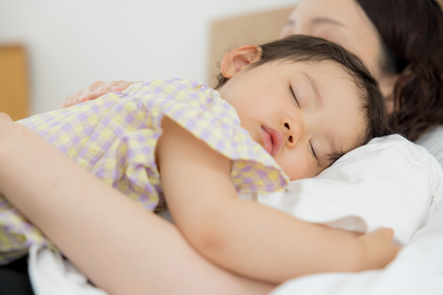 生後4・5・6ヶ月の赤ちゃんの睡眠時間は？昼寝の回数や睡眠リズムの特徴